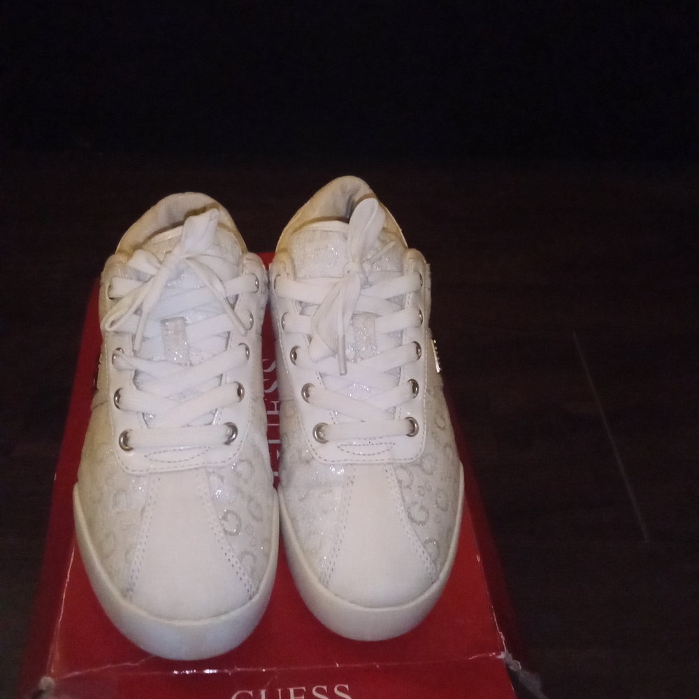 Guess Stefanie White Sneakers with Logo Pattern